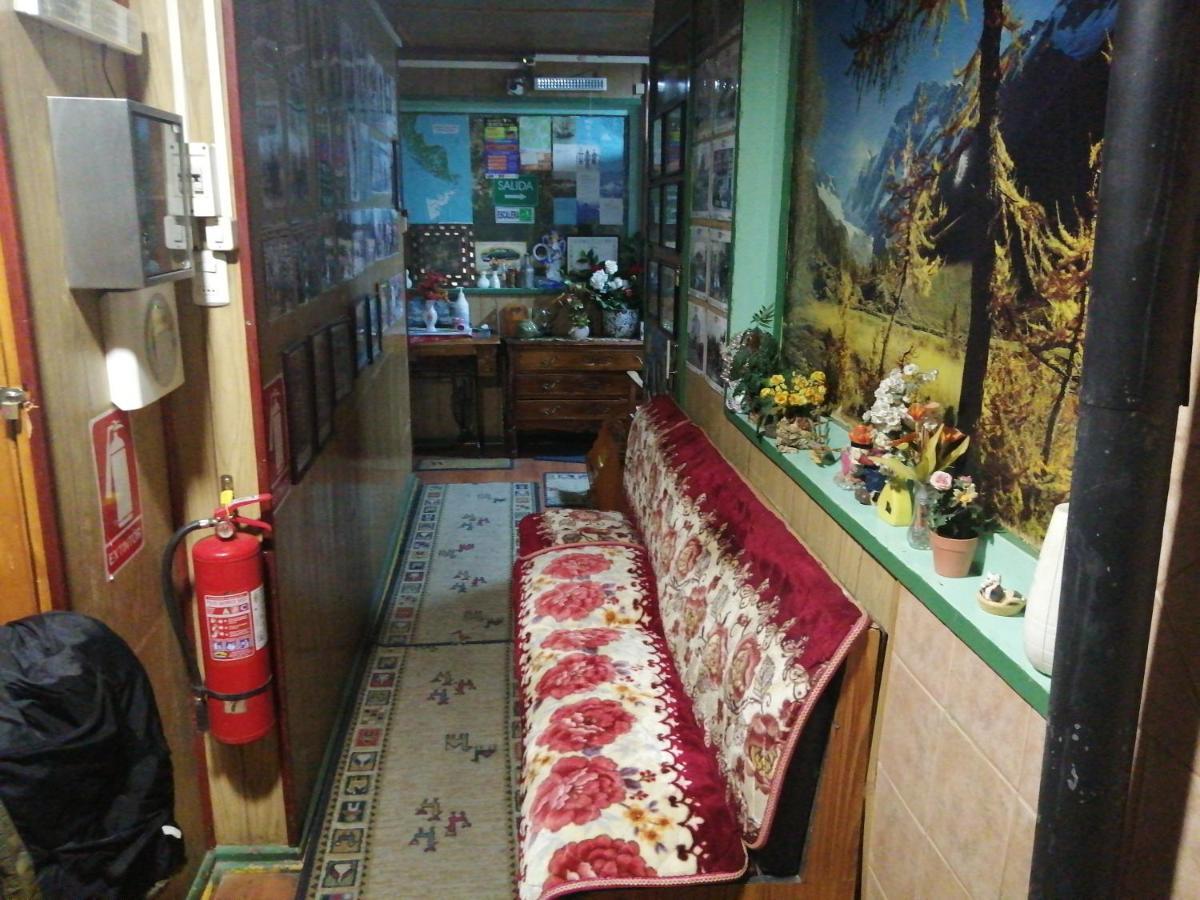 Alojamiento Familiar Rey Bed and Breakfast Punta Arenas Esterno foto