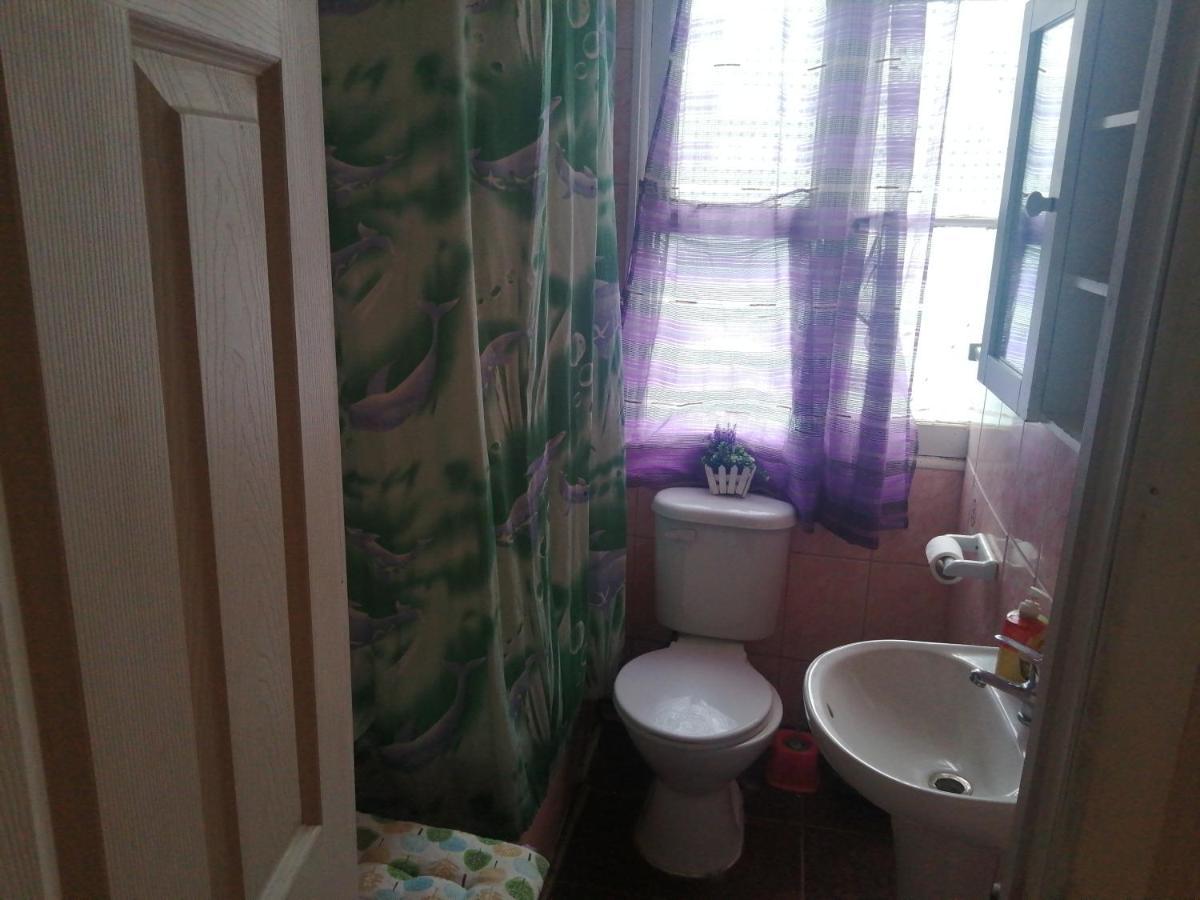 Alojamiento Familiar Rey Bed and Breakfast Punta Arenas Esterno foto
