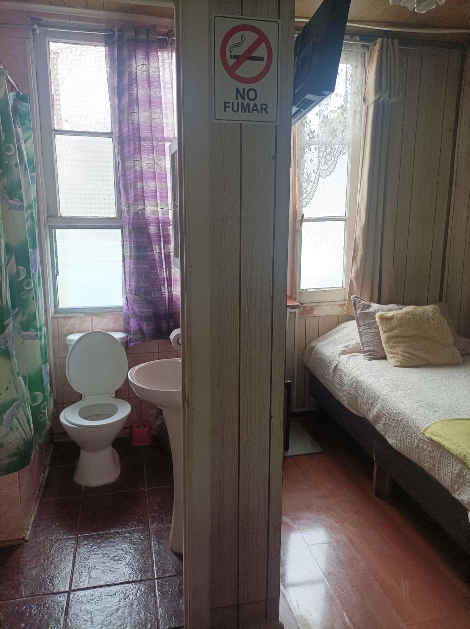 Alojamiento Familiar Rey Bed and Breakfast Punta Arenas Esterno foto