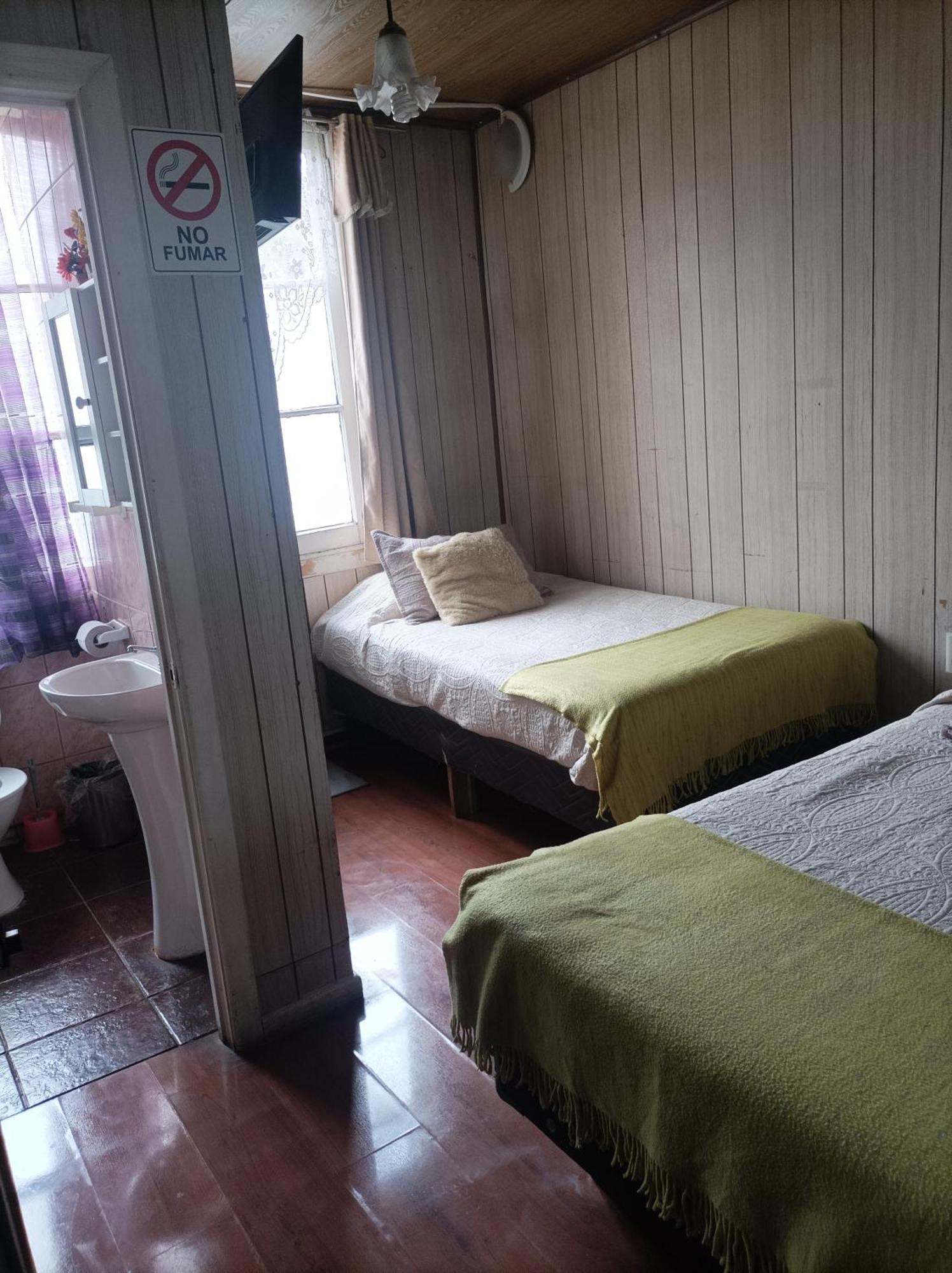 Alojamiento Familiar Rey Bed and Breakfast Punta Arenas Esterno foto