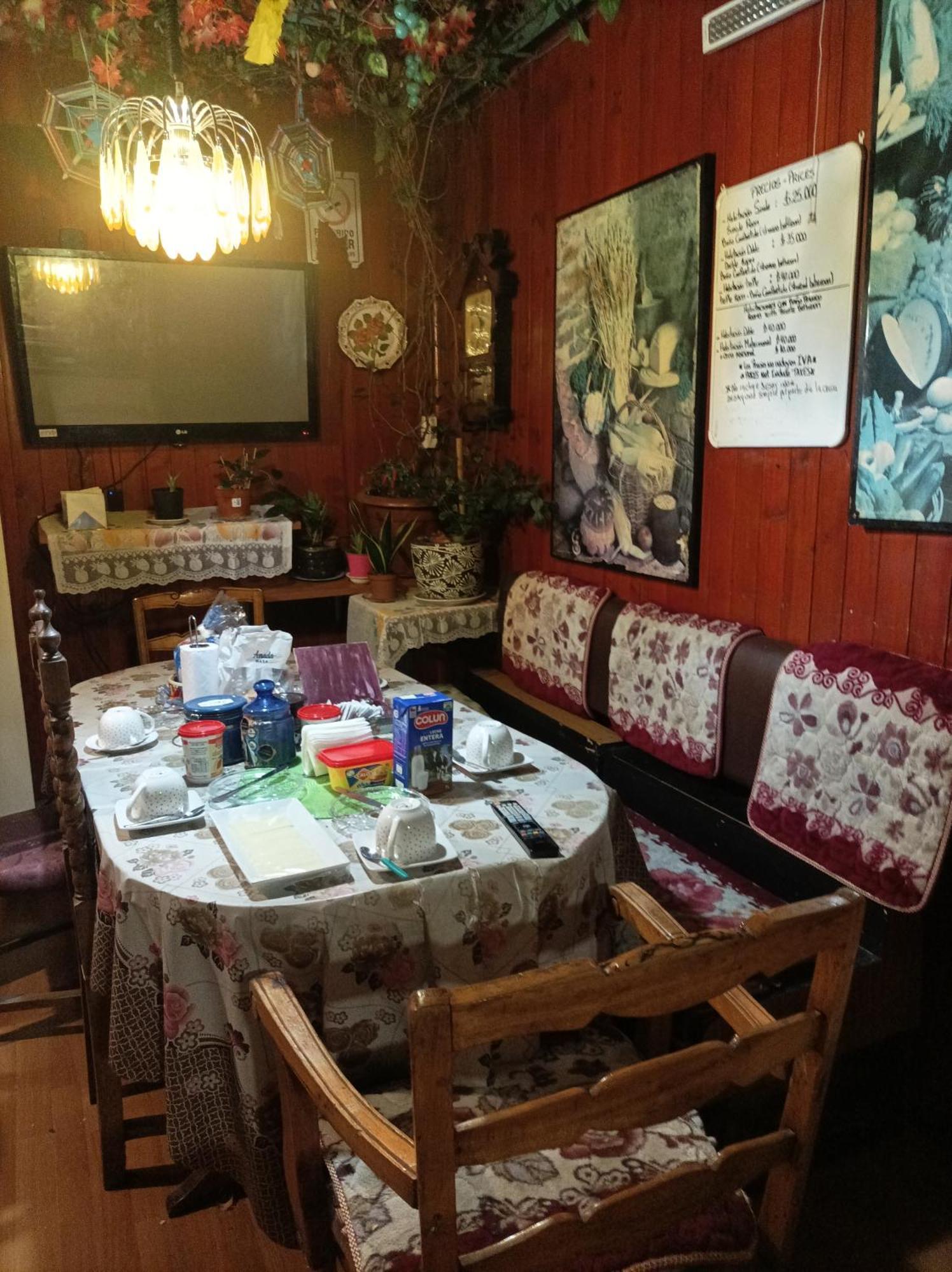 Alojamiento Familiar Rey Bed and Breakfast Punta Arenas Esterno foto